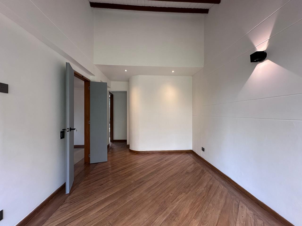 Casa en arriendo en El Poblado, Medellín · foto 11 de 20