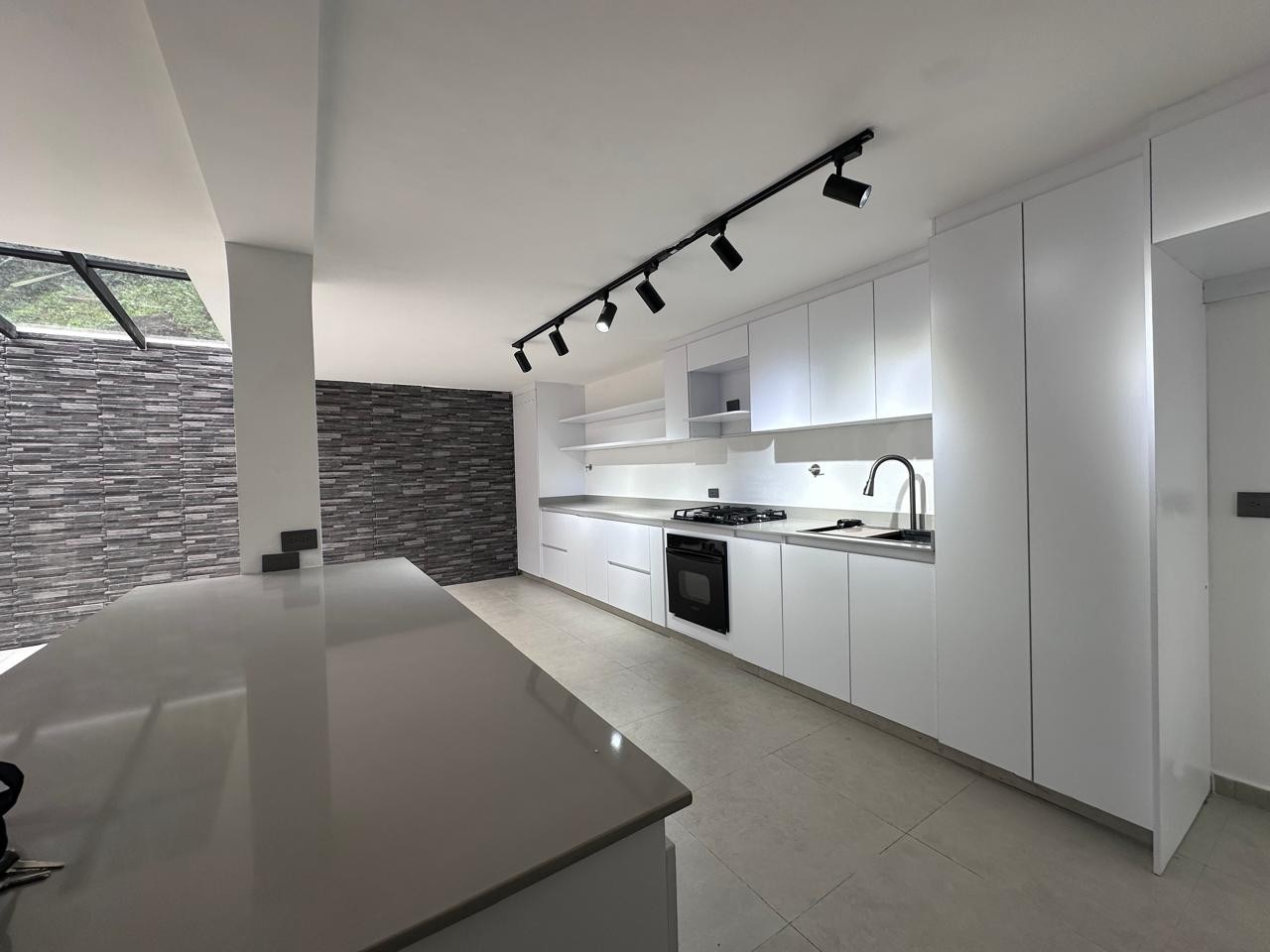 Casa en arriendo en El Poblado, Medellín · foto 7 de 20