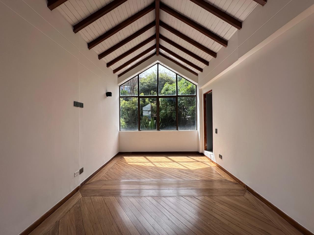 Casa en arriendo en El Poblado, Medellín · foto 9 de 20