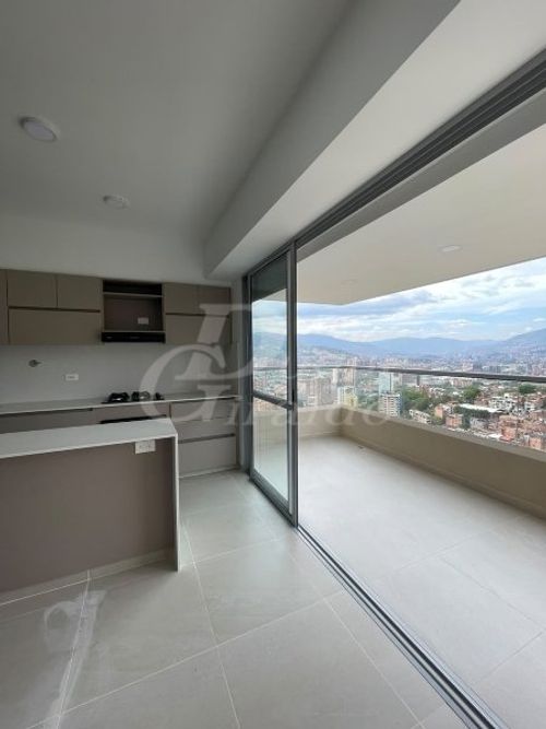 Apartamento de 3 alcobas en venta en Las Lomitas, Sabaneta, 87 m² · foto 4 de 18