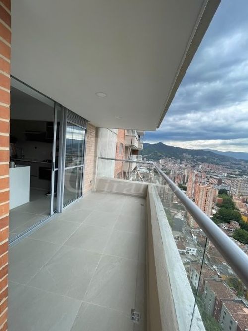 Apartamento de 3 alcobas en venta en Las Lomitas, Sabaneta, 87 m² · foto 6 de 18