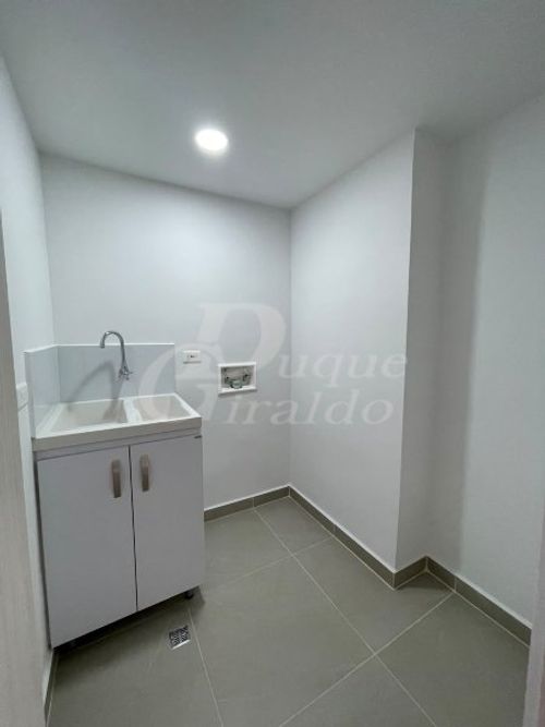 Apartamento de 3 alcobas en venta en Las Lomitas, Sabaneta, 87 m² · foto 9 de 18