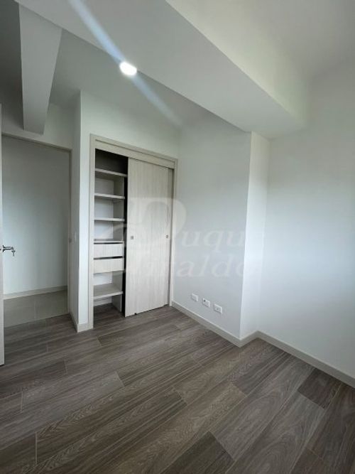 Apartamento de 3 alcobas en venta en Las Lomitas, Sabaneta, 87 m² · foto 12 de 18