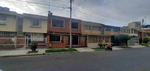 Casa en venta en Barrios Unidos, Bogotá · foto 2 de 12