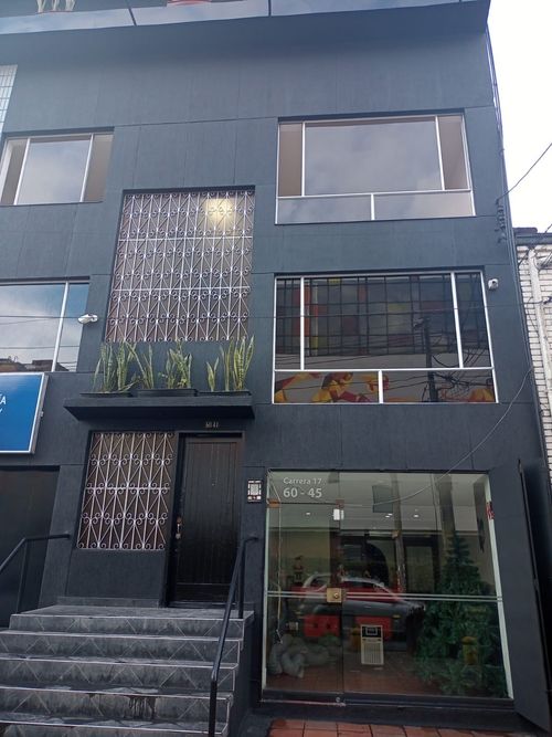 Casa de 20 alcobas en arriendo en Chapinero, Bogotá, 725 m² · foto 10 de 24