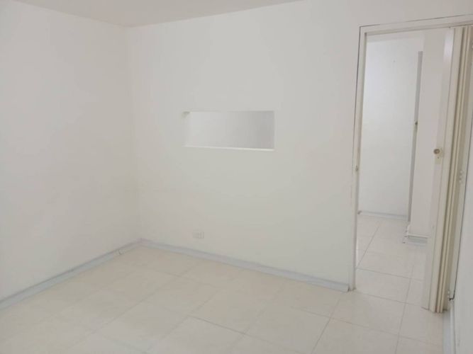 Oficina en arriendo en Simon Bolivar, Medellín, 27 m² · foto 3 de 11