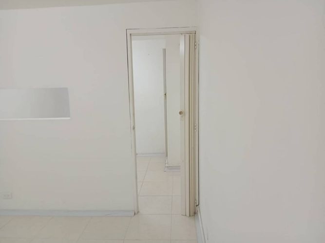 Oficina en arriendo en Simon Bolivar, Medellín, 27 m² · foto 9 de 11