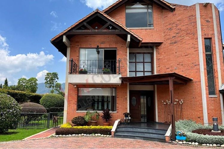 Casa de 4 alcobas en venta en Vereda La Balsa, Chía, 421 m² · foto 2 de 24