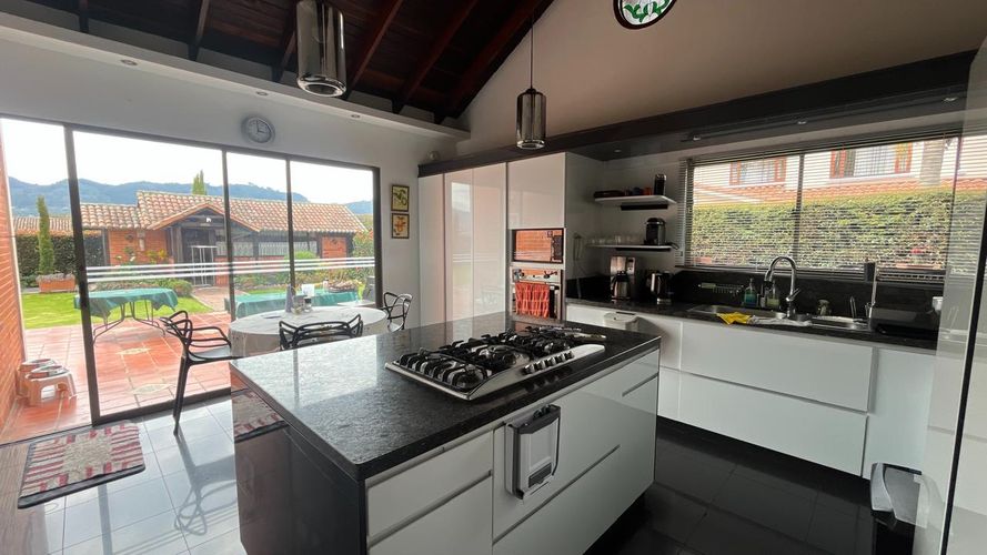 Casa de 4 alcobas en venta en Vereda La Balsa, Chía, 421 m² · foto 10 de 24