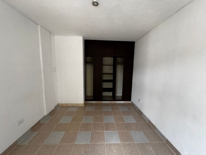 Casa de 8 alcobas en venta en Las Delicias, Cali, 230 m² · foto 4 de 13
