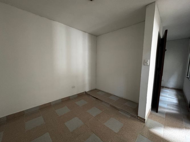 Casa de 8 alcobas en venta en Las Delicias, Cali, 230 m² · foto 11 de 13