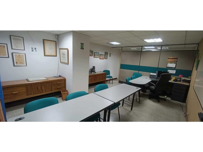 Local en arriendo en Bombona No.1, Medellín, 160 m² · foto 8 de 24
