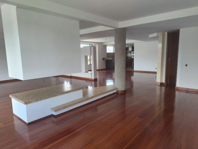 Apartamento en venta en Santa Barbara, Bogotá · foto 2 de 24