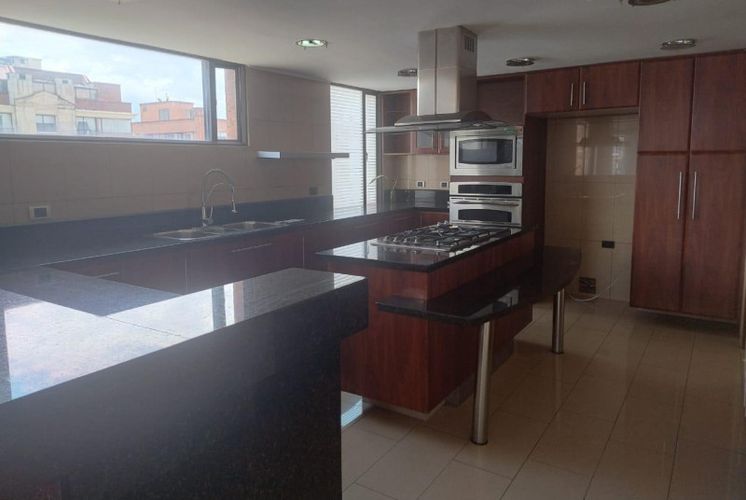 Apartamento en venta en Santa Barbara, Bogotá · foto 4 de 24
