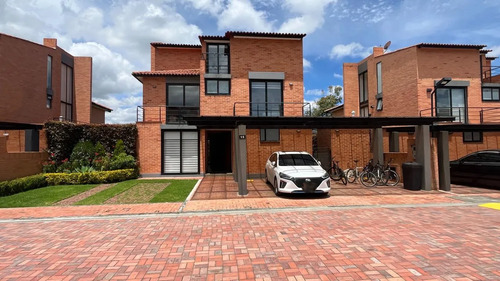 House for rent in Las mercedarias, Chía