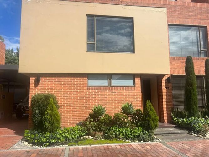 Casa en venta en Camino De Arrayanes, Bogotá · foto 2 de 12