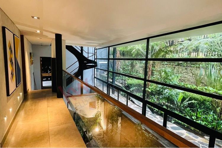 Casa de 4 alcobas en venta en Santa Ana Oriental, Bogotá, 1410 m² · foto 3 de 24