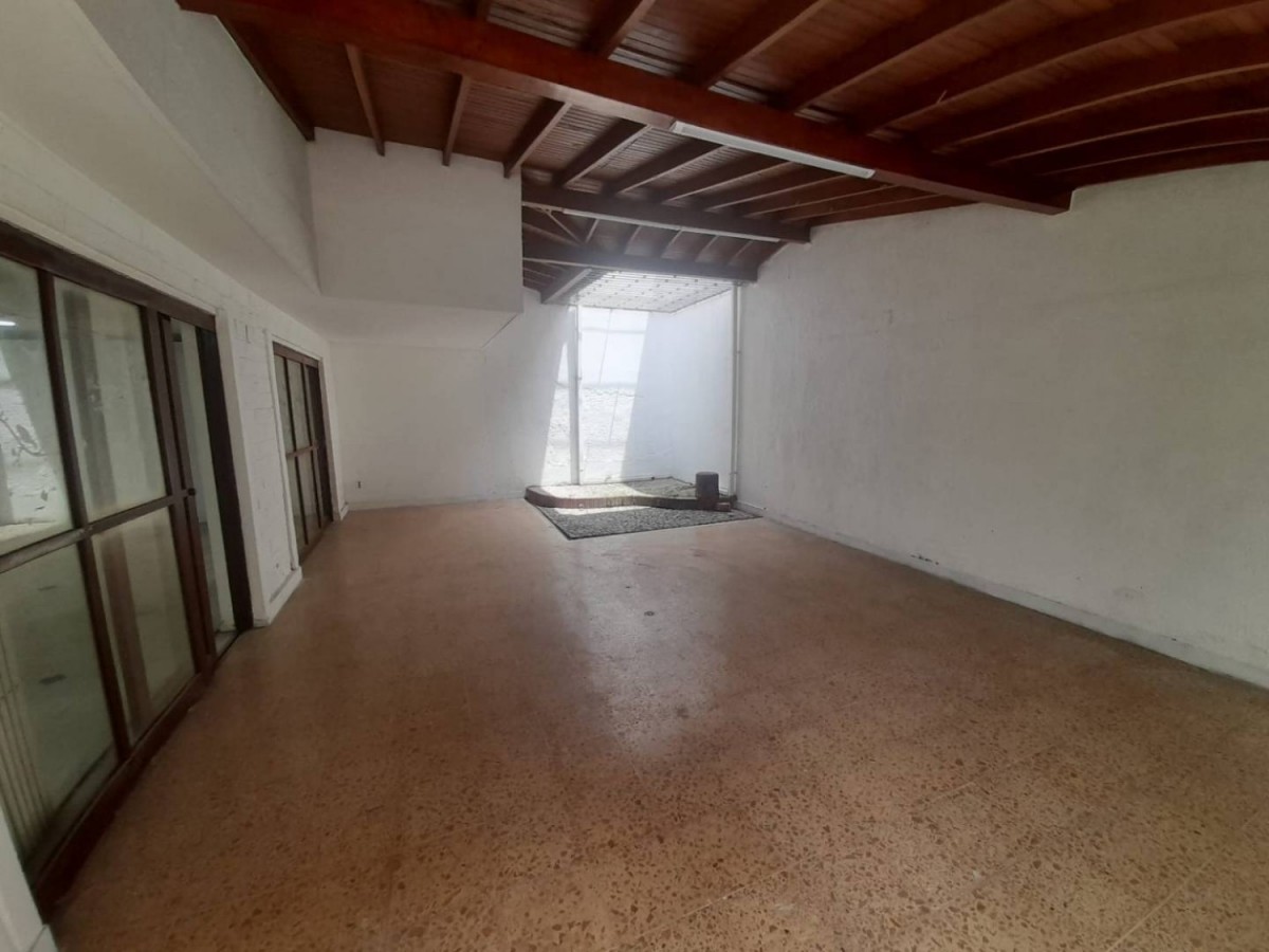Casa en arriendo en Conquistadores, Medellín · foto 2 de 24