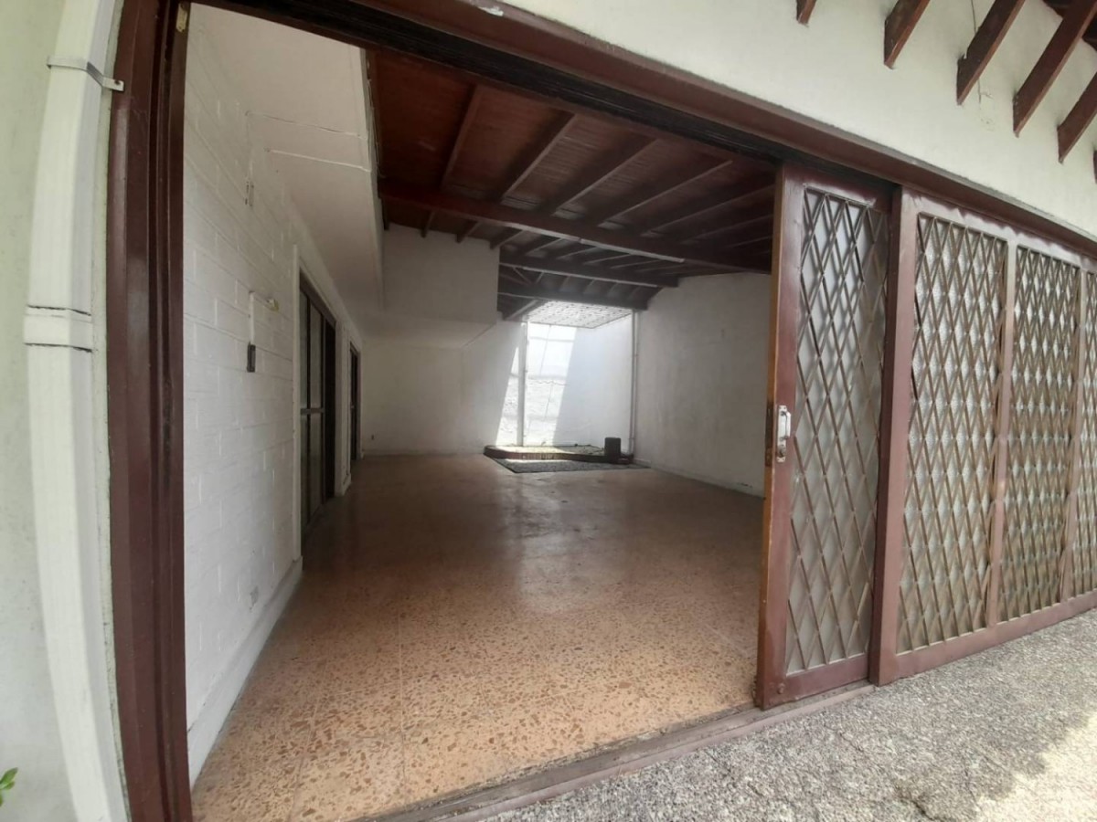 Casa en arriendo en Conquistadores, Medellín · foto 3 de 24