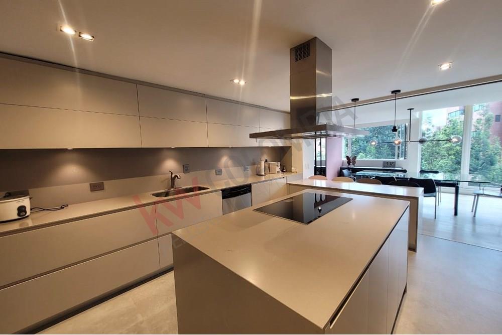 Apartamento en venta en Los Rosales, Bogotá · foto 4 de 23