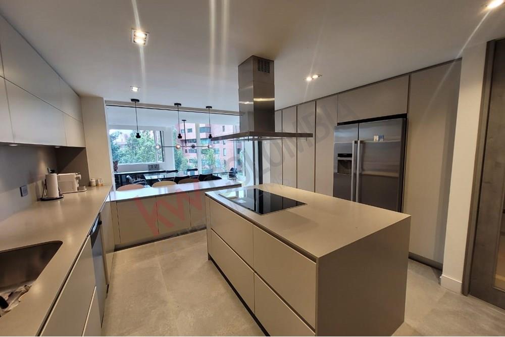 Apartamento en venta en Los Rosales, Bogotá · foto 10 de 23