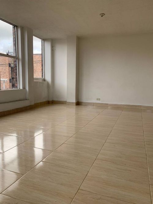 Apartamento de 3 alcobas en venta en Bosques De Mariana, Bogotá, 80 m² · foto 2 de 10