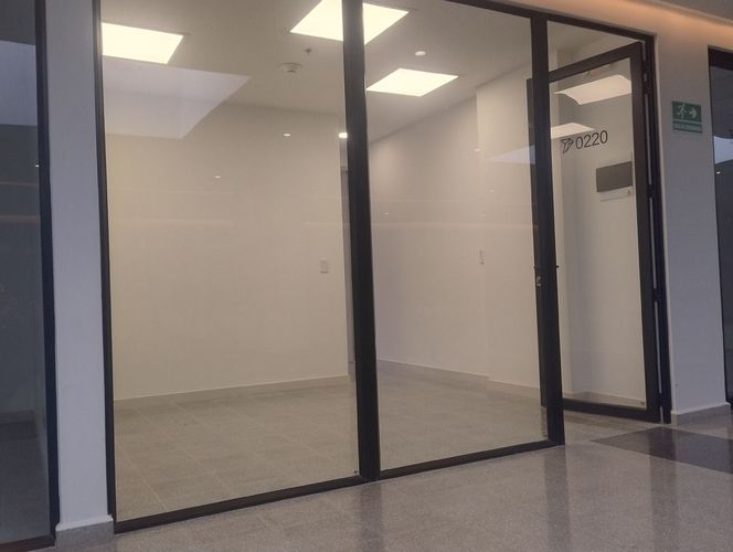 Consultorio en arriendo en Cuarta Brigada, Medellín, 30 m² · foto 3 de 13