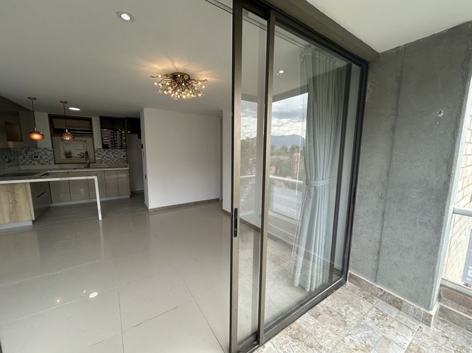 Apartamento de 3 alcobas en arriendo en Altos Del Poblado, Medellín, 90 m² · foto 7 de 17