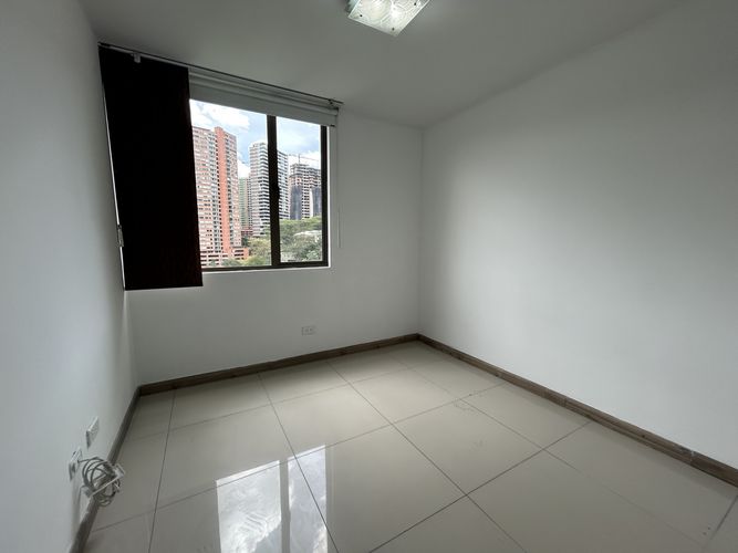 Apartamento de 3 alcobas en arriendo en Altos Del Poblado, Medellín, 90 m² · foto 9 de 17