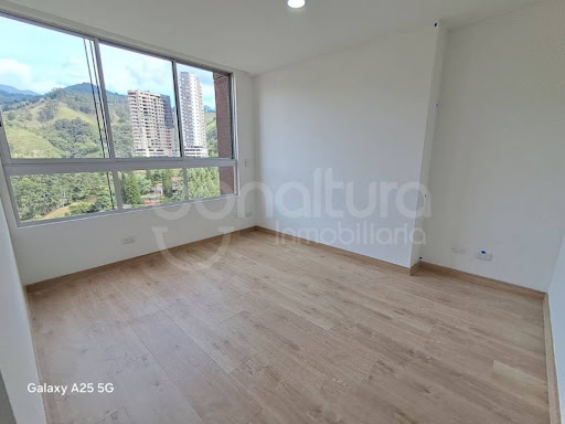 Apartamento en arriendo en Loma De San Jose, Sabaneta · foto 6 de 13