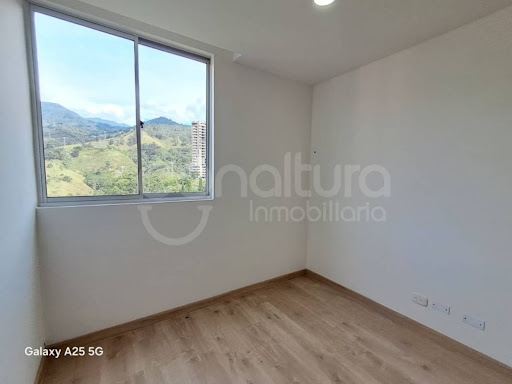Apartamento en arriendo en Loma De San Jose, Sabaneta · foto 8 de 13
