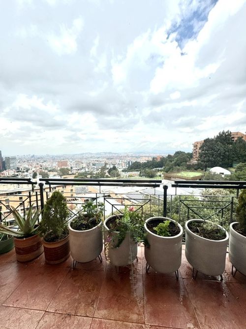 Apartamento de 3 alcobas en arriendo en Santa Barbara, Bogotá, 294 m² · foto 14 de 24
