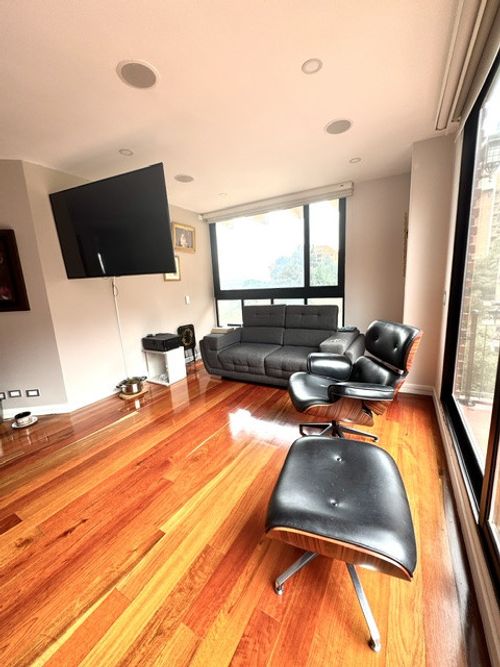 Apartamento de 3 alcobas en arriendo en Santa Barbara, Bogotá, 294 m² · foto 22 de 24