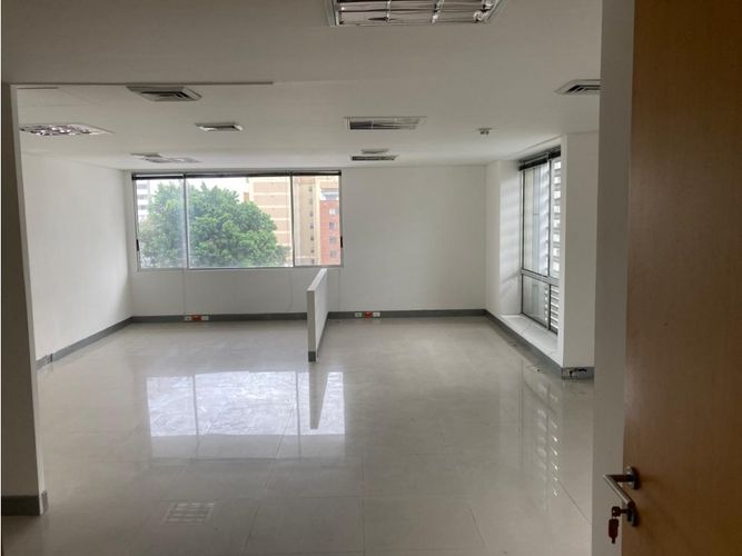Oficina en arriendo en Santa Monica, Cali, 72 m² · foto 3 de 12
