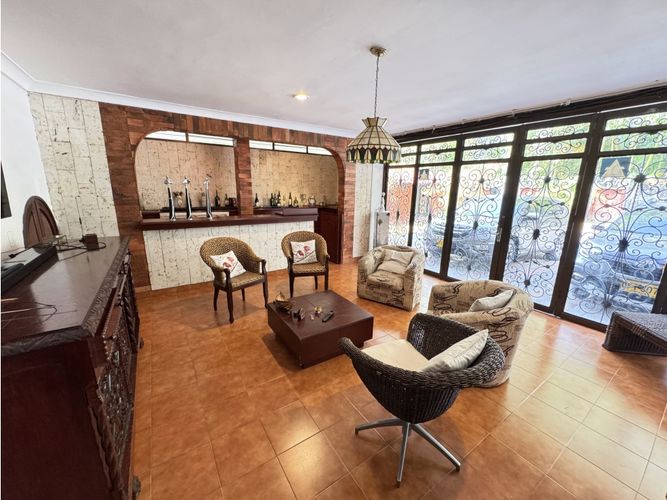 Casa de 4 alcobas en venta en Fundadores, Armenia, 280 m² · foto 5 de 13