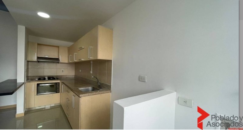 Apartamento en venta en Loma Del Esmeraldal, Envigado · foto 2 de 19