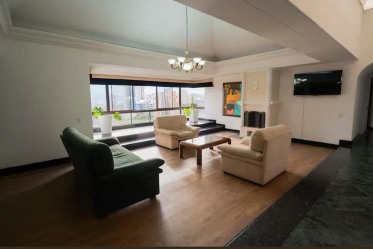 Apartamento en venta en El Poblado, Medellín · foto 5 de 18