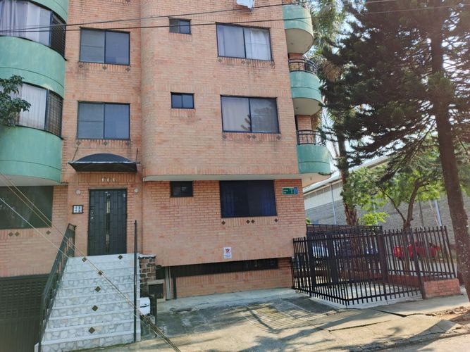 Apartamento de 11 alcobas en venta en Ciudad Capri, Cali, 281 m² · foto 2 de 5
