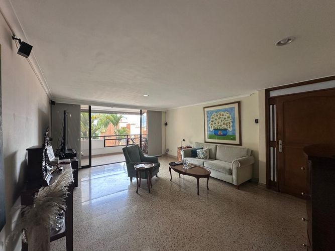 Apartamento de 3 alcobas en arriendo en San Lucas, Medellín, 145 m² · foto 3 de 17