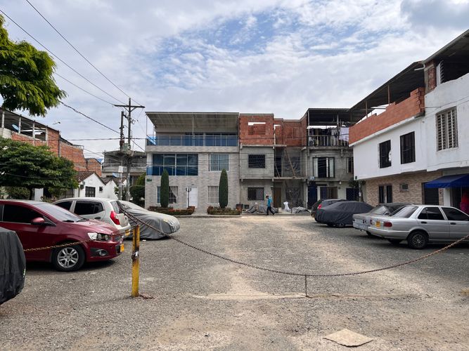 Casa de 7 alcobas en venta en Caney, Cali, 167 m² · foto 2 de 24