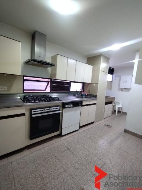 Apartamento en arriendo en Milla De Oro, Medellín · foto 3 de 24