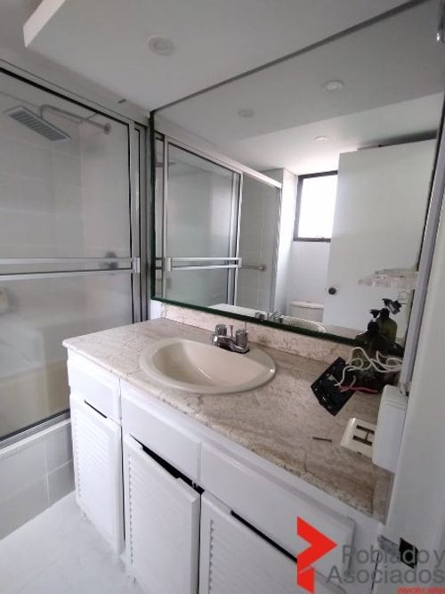 Apartamento en arriendo en Milla De Oro, Medellín · foto 10 de 24