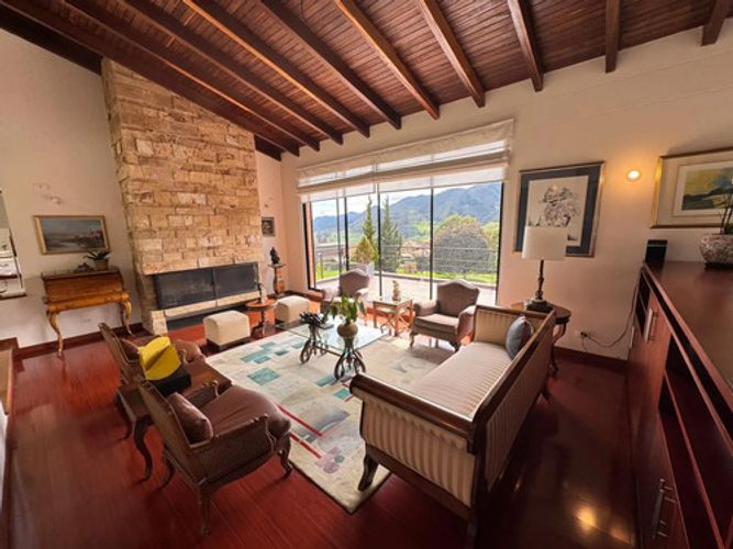 Casa de 3 alcobas en venta en Conjunto Casa De Campo, La Calera, 420 m² · foto 2 de 12