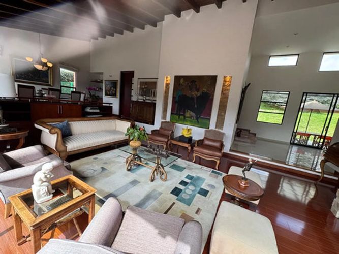 Casa de 3 alcobas en venta en Conjunto Casa De Campo, La Calera, 420 m² · foto 3 de 12