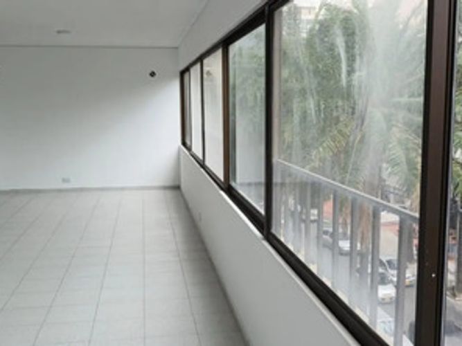 Apartamento de 3 alcobas en venta en Versalles, Cali, 145 m² · foto 2 de 18