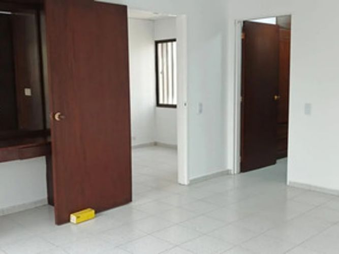 Apartamento de 3 alcobas en venta en Versalles, Cali, 145 m² · foto 11 de 18