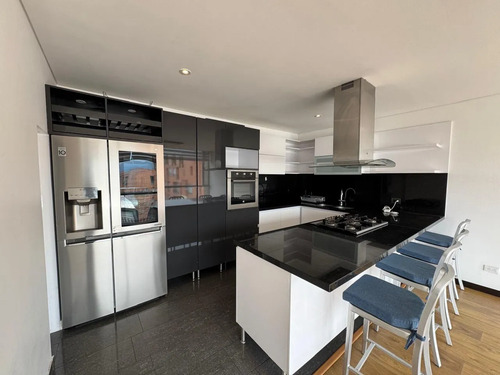 Apartamento en venta en Santa Barbara, Bogotá · foto 6 de 12