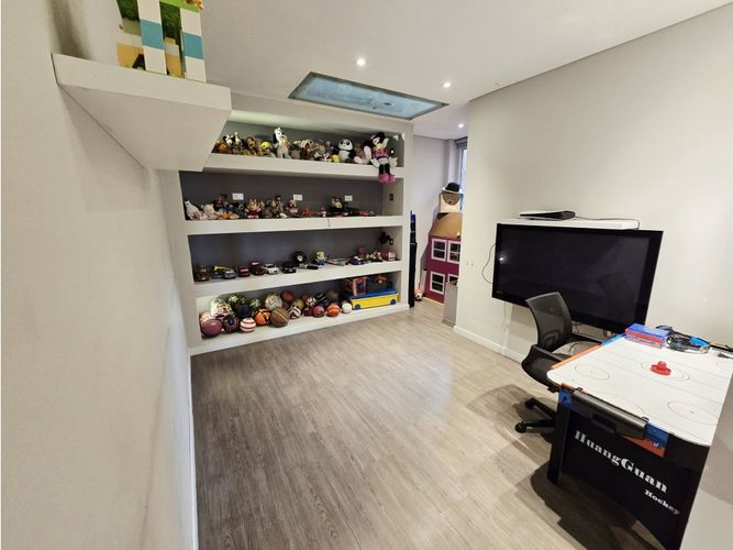 Apartamento de 3 alcobas en venta en Santa Paula, Bogotá, 246 m² · foto 17 de 24
