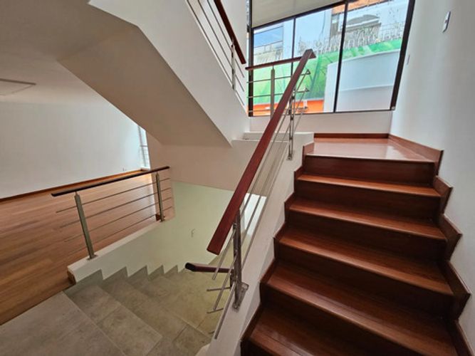 Casa de 3 alcobas en venta en Chico, Bogotá, 268 m² · foto 2 de 12