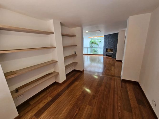 Casa de 3 alcobas en venta en Chico, Bogotá, 268 m² · foto 3 de 12